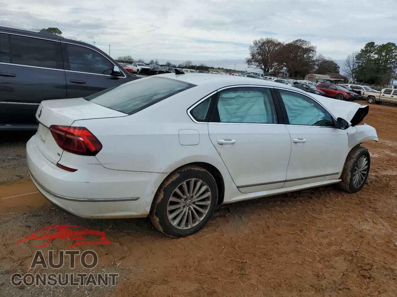 VOLKSWAGEN PASSAT 2017 - 1VWBT7A30HC024002