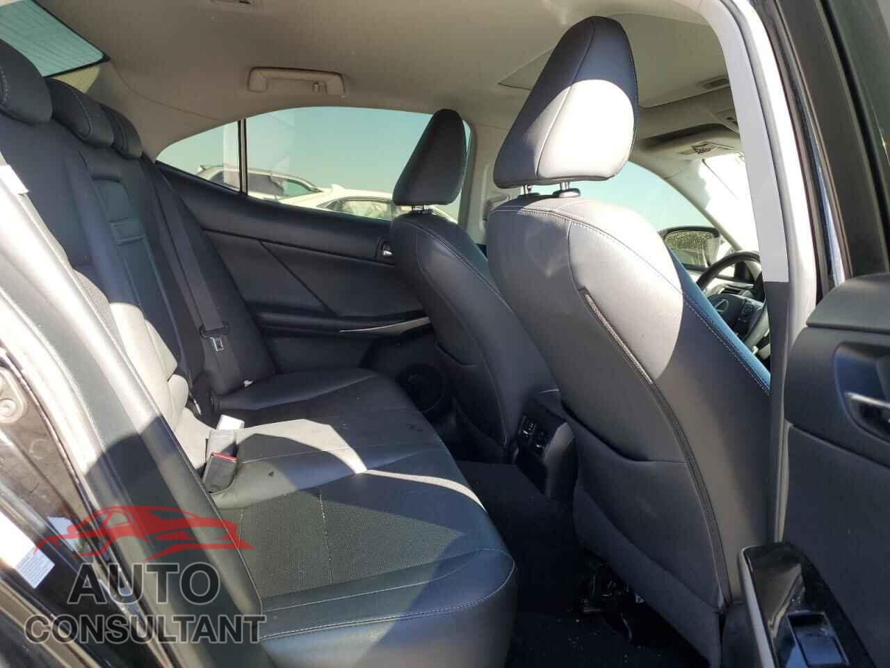LEXUS IS 2015 - JTHBF1D29F5064220