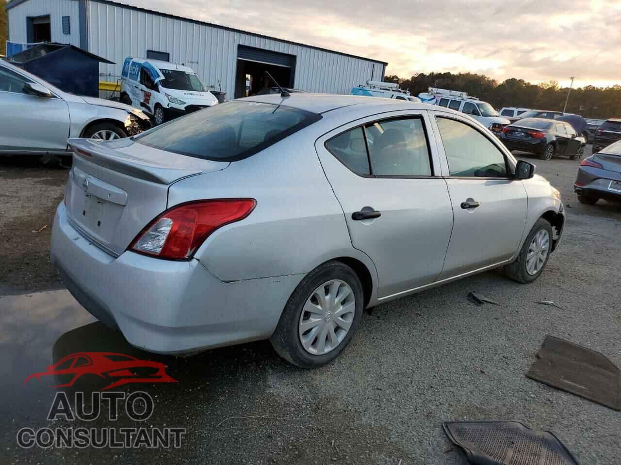 NISSAN VERSA 2019 - 3N1CN7AP3KL822206