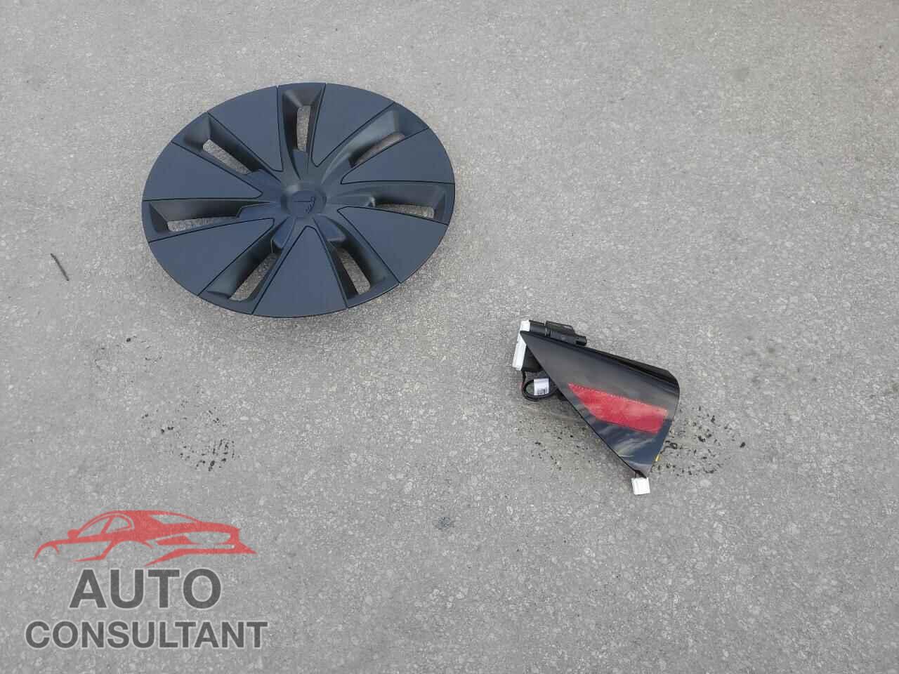 TESLA MODEL 3 2024 - 5YJ3E1EA2RF767269
