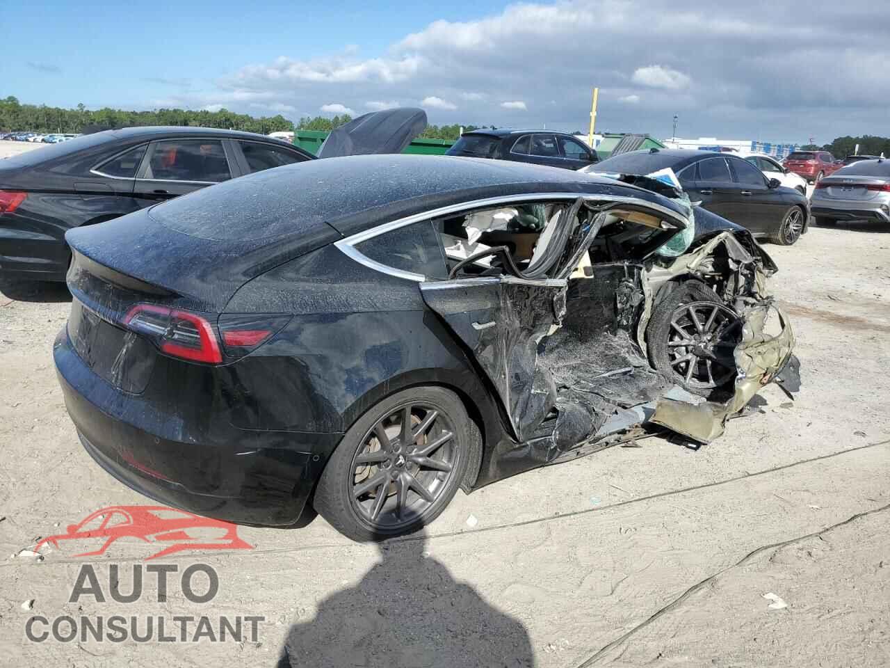 TESLA MODEL 3 2018 - 5YJ3E1EA2JF155304