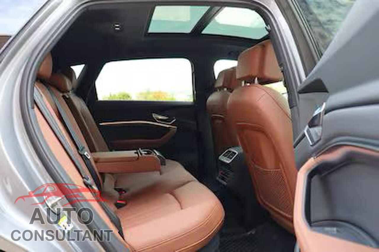 AUDI E-TRON 2021 - WA1AAAGE5MB038739