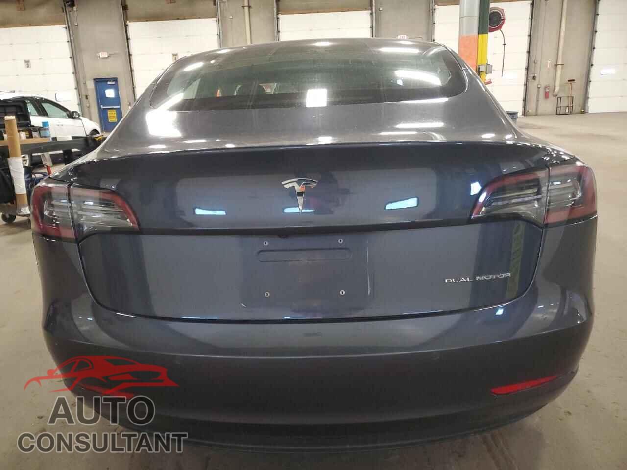TESLA MODEL 3 2018 - 5YJ3E1EB7JF066451