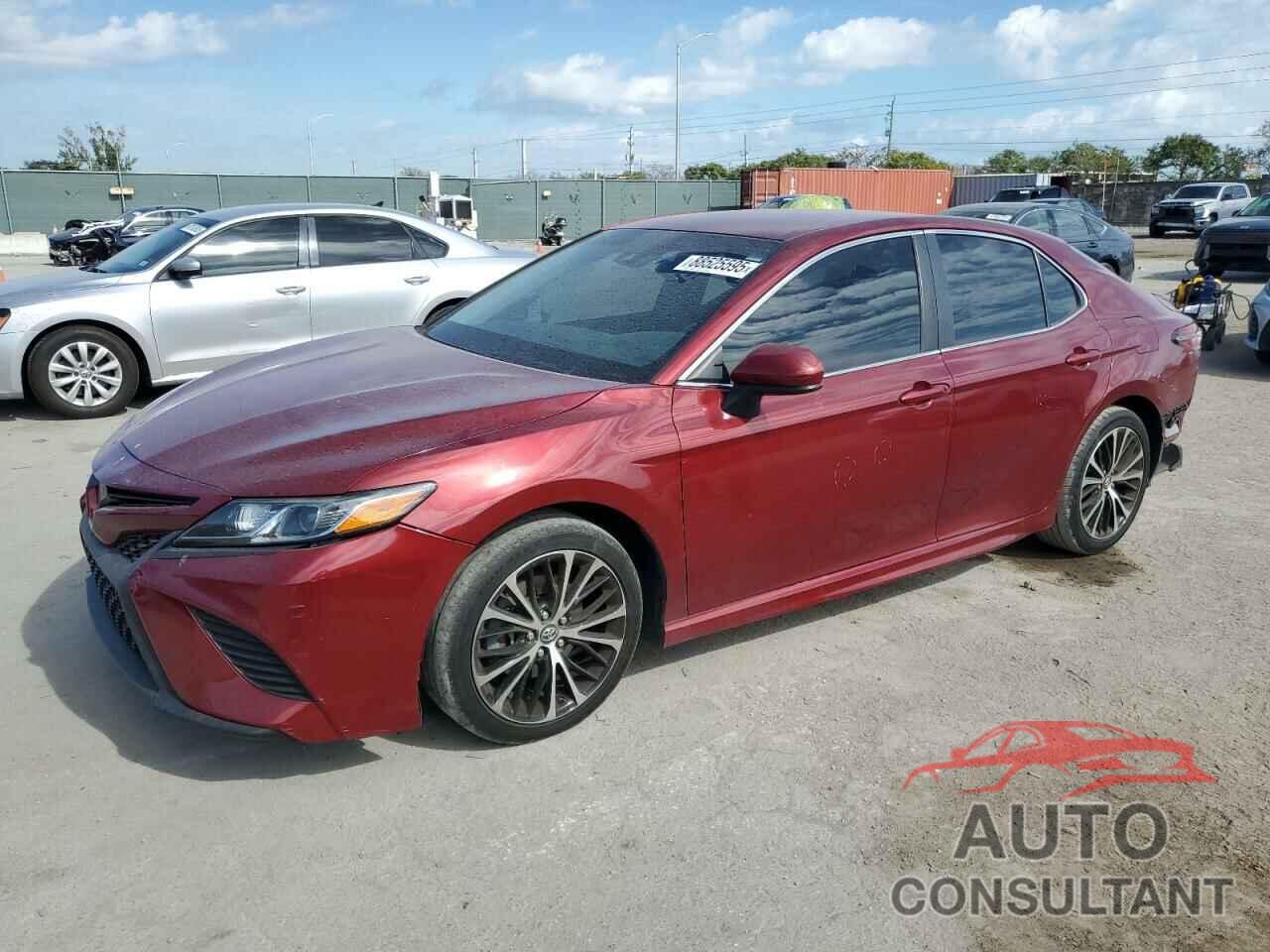 TOYOTA CAMRY 2018 - 4T1B11HKXJU673319