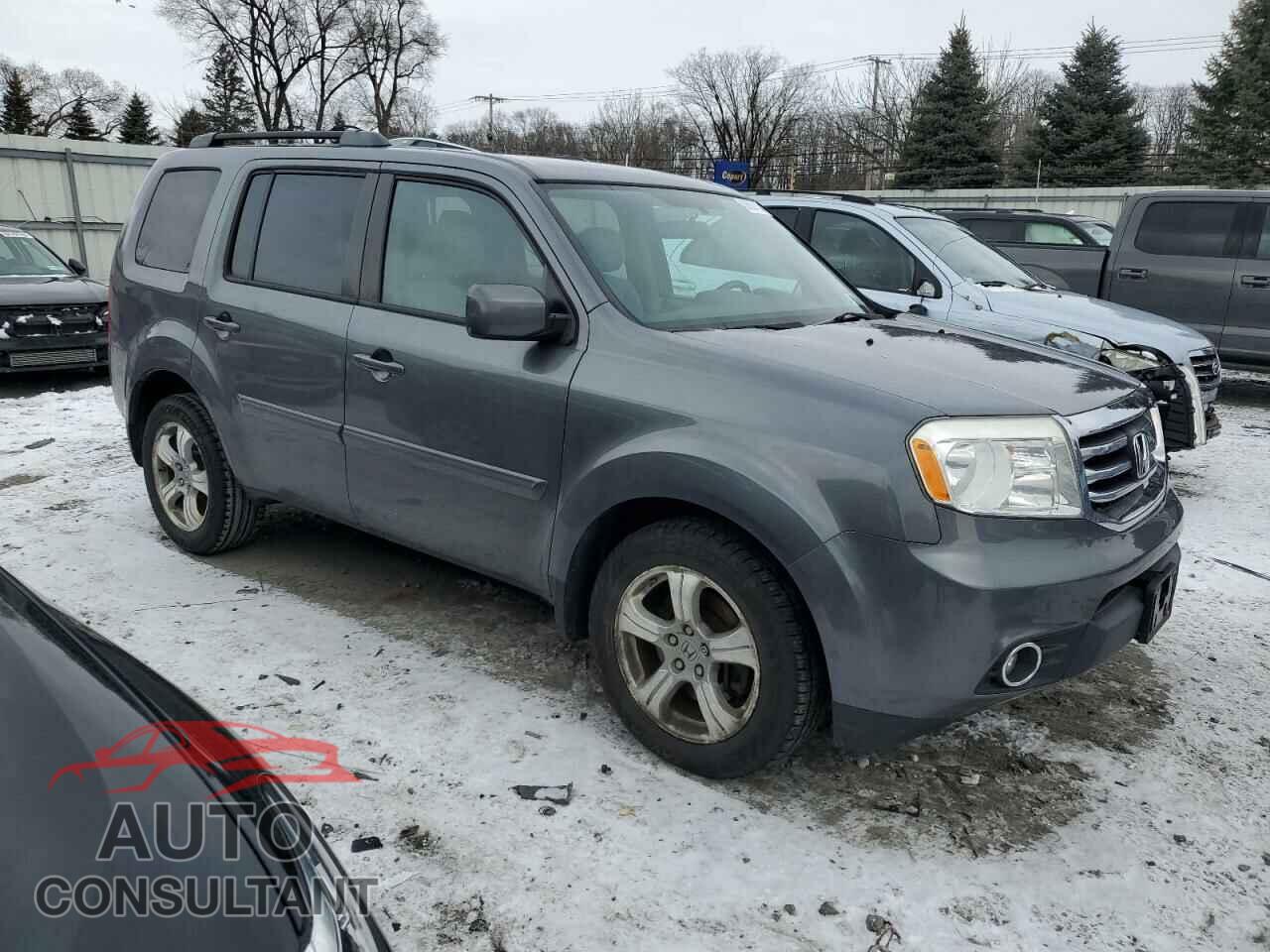 HONDA PILOT 2013 - 5FNYF4H47DB038560