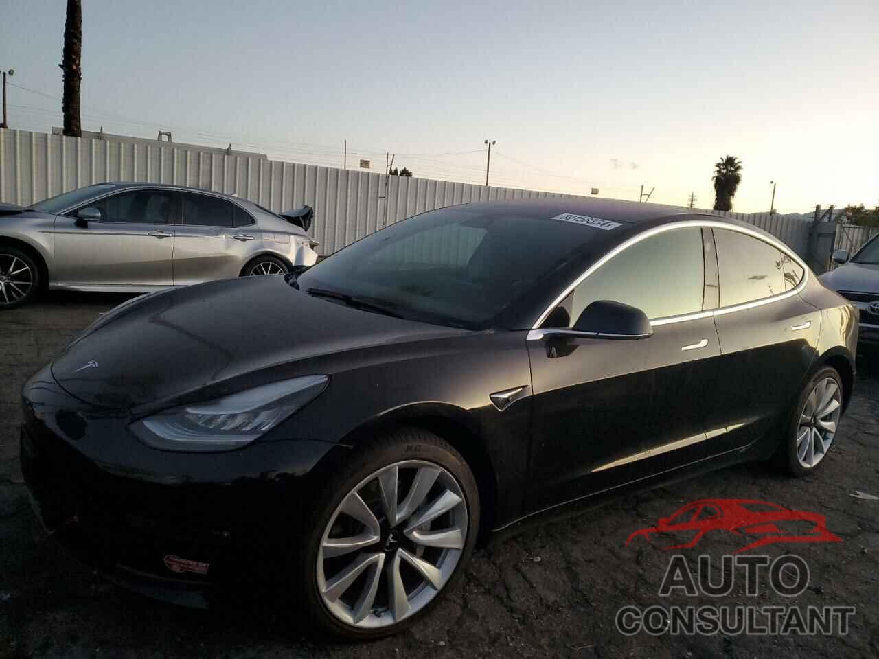 TESLA MODEL 3 2018 - 5YJ3E1EB0JF071670