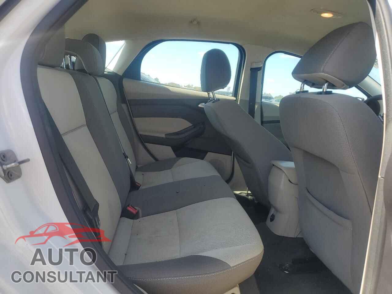 FORD FOCUS 2014 - 1FADP3K28EL268917