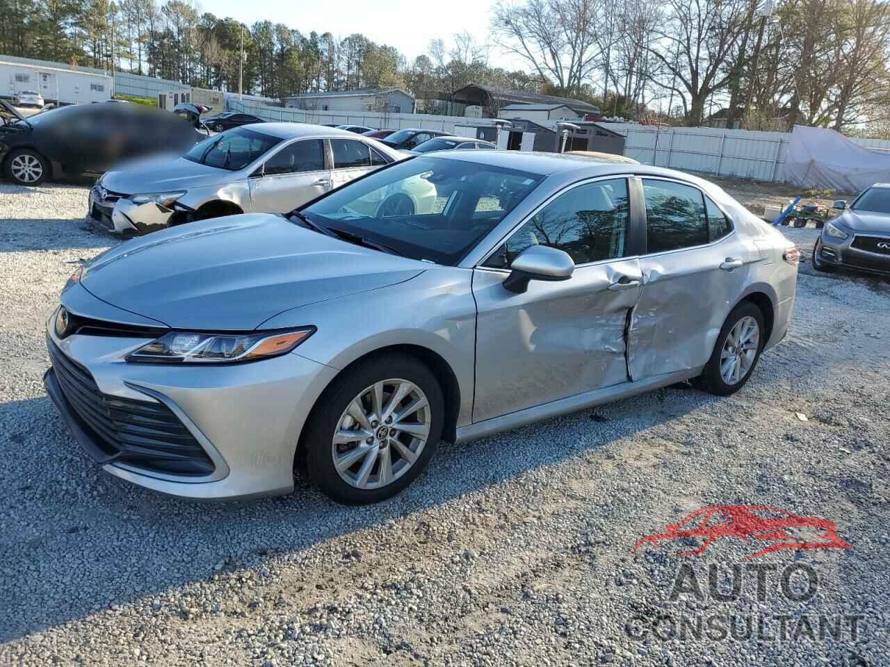 TOYOTA CAMRY 2022 - 4T1C11AK6NU668364