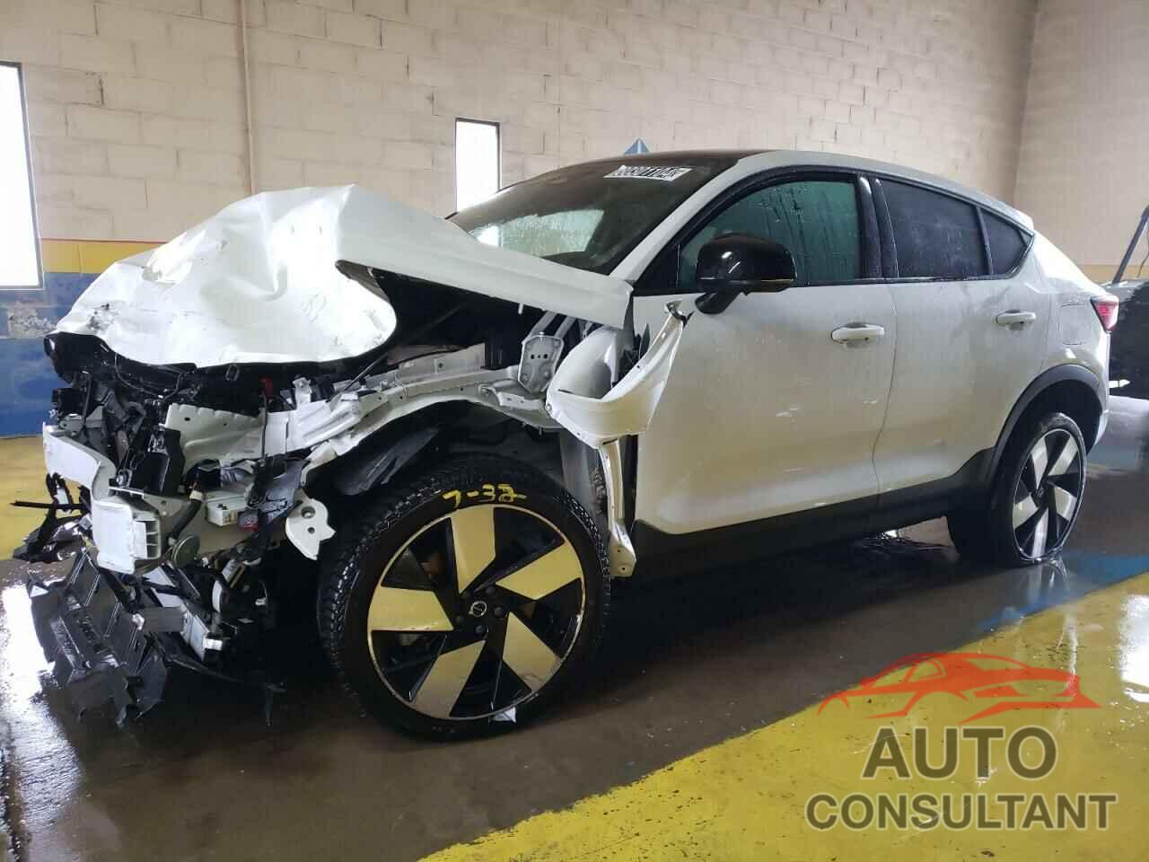 VOLVO C40 RECHAR 2023 - YV4ED3GM6P2066097