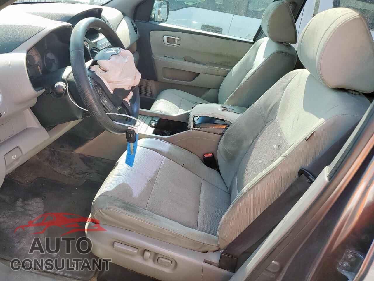 HONDA PILOT 2015 - 5FNYF3H30FB027520