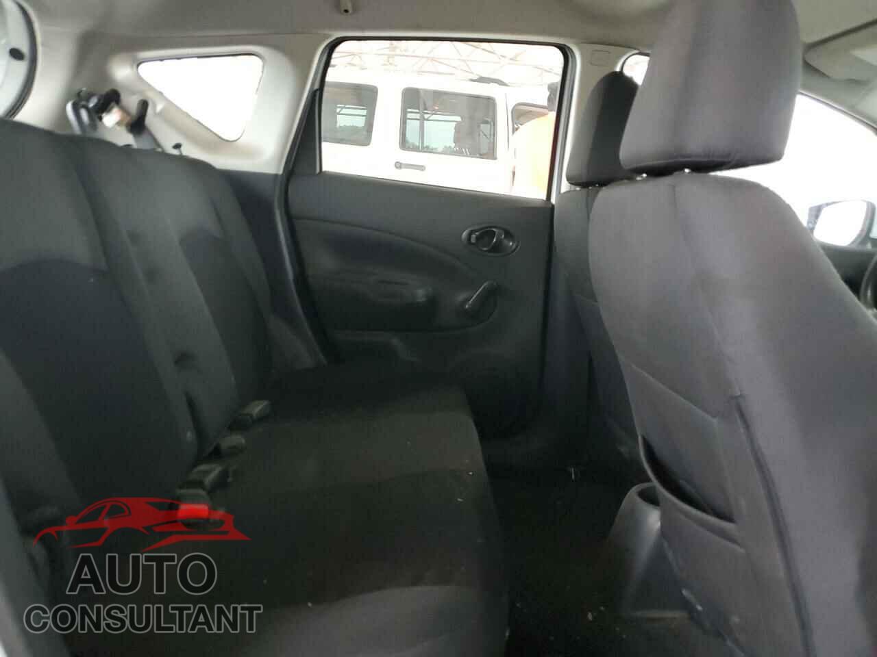 NISSAN VERSA 2019 - 3N1CE2CP3KL366689