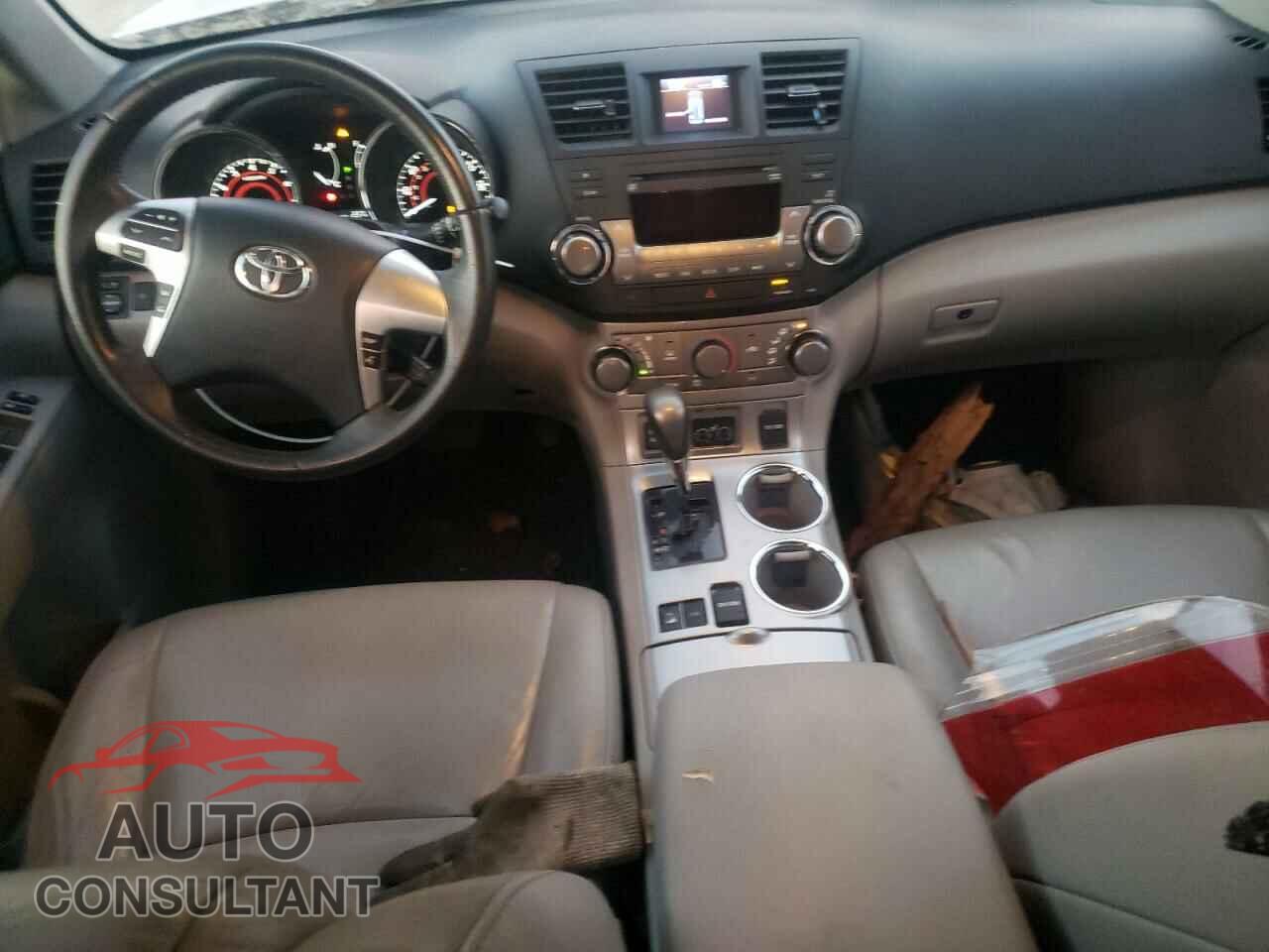 TOYOTA HIGHLANDER 2012 - 5TDBK3EH4CS138564