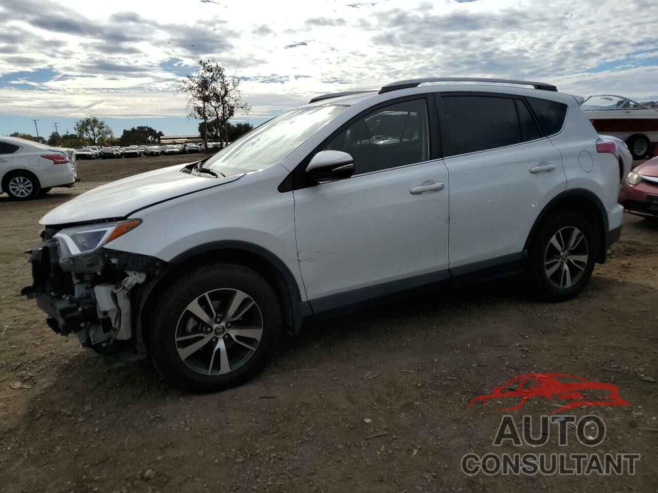 TOYOTA RAV4 2017 - JTMRFREV8HD200837