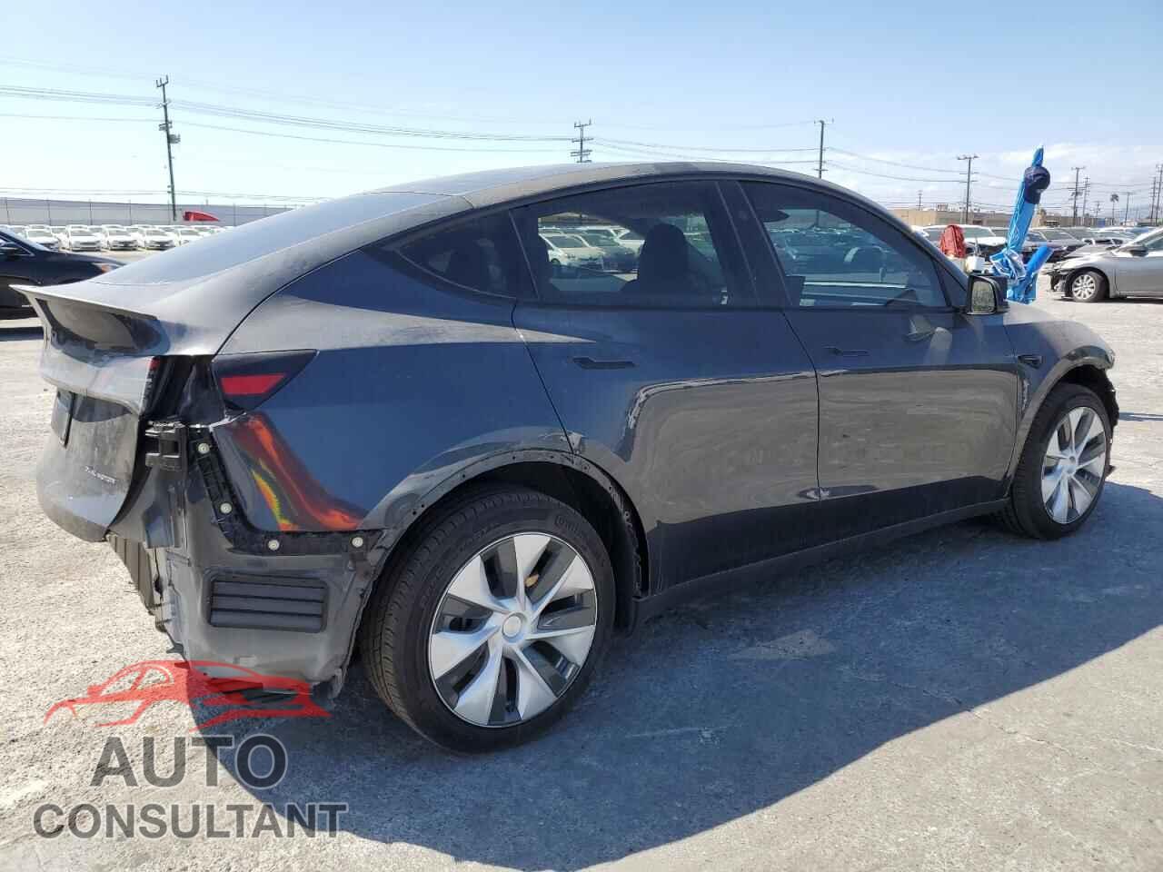 TESLA MODEL Y 2024 - 7SAYGDEE0RF065409