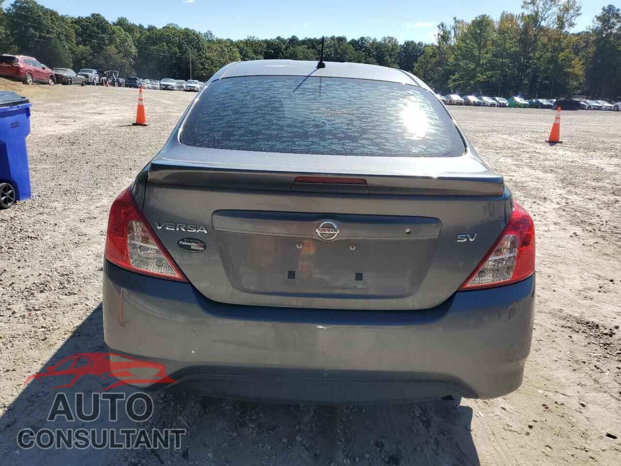 NISSAN VERSA 2017 - 3N1CN7AP3HL830010