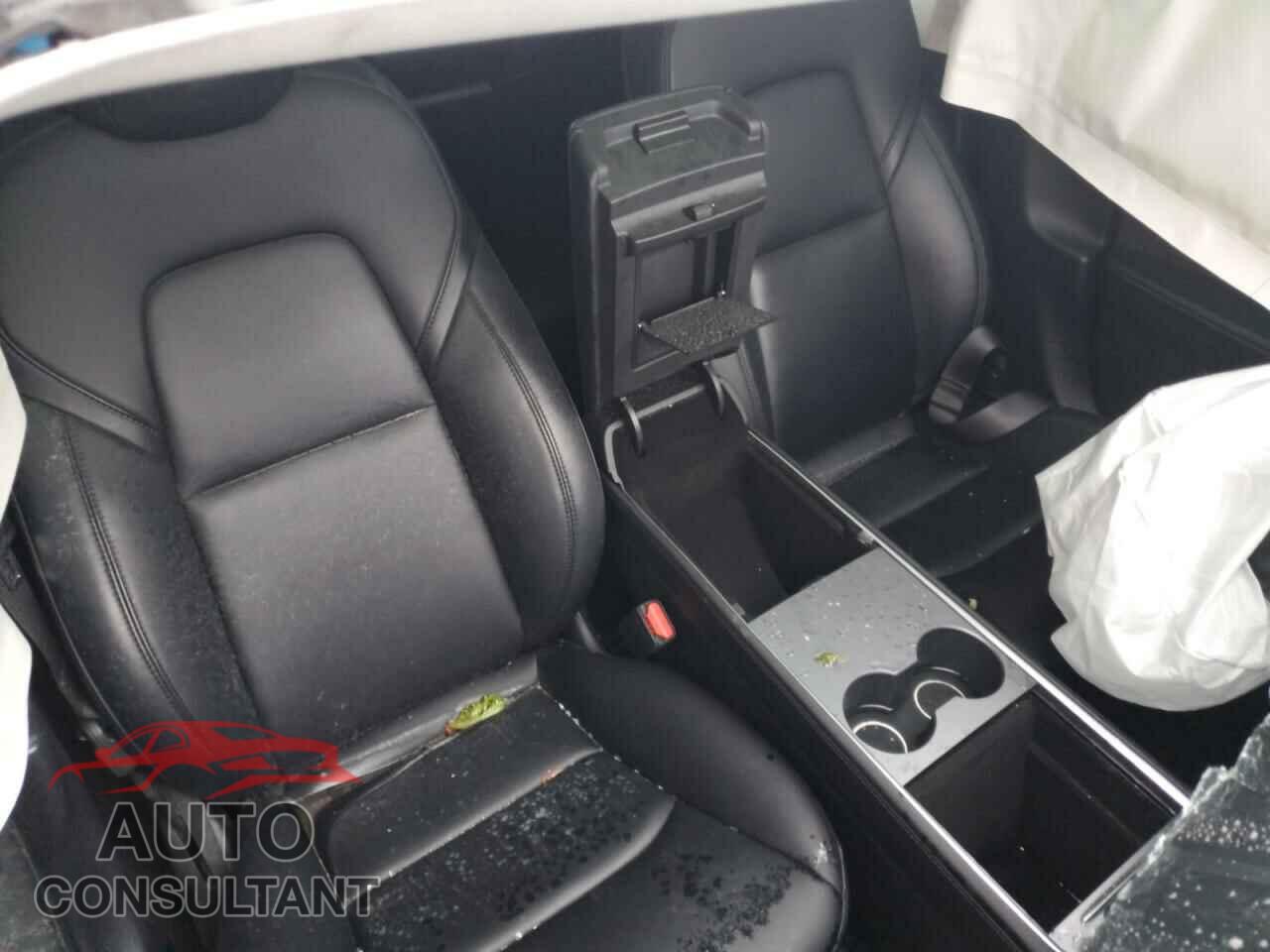 TESLA MODEL 3 2022 - 5YJ3E1EA8NF106940