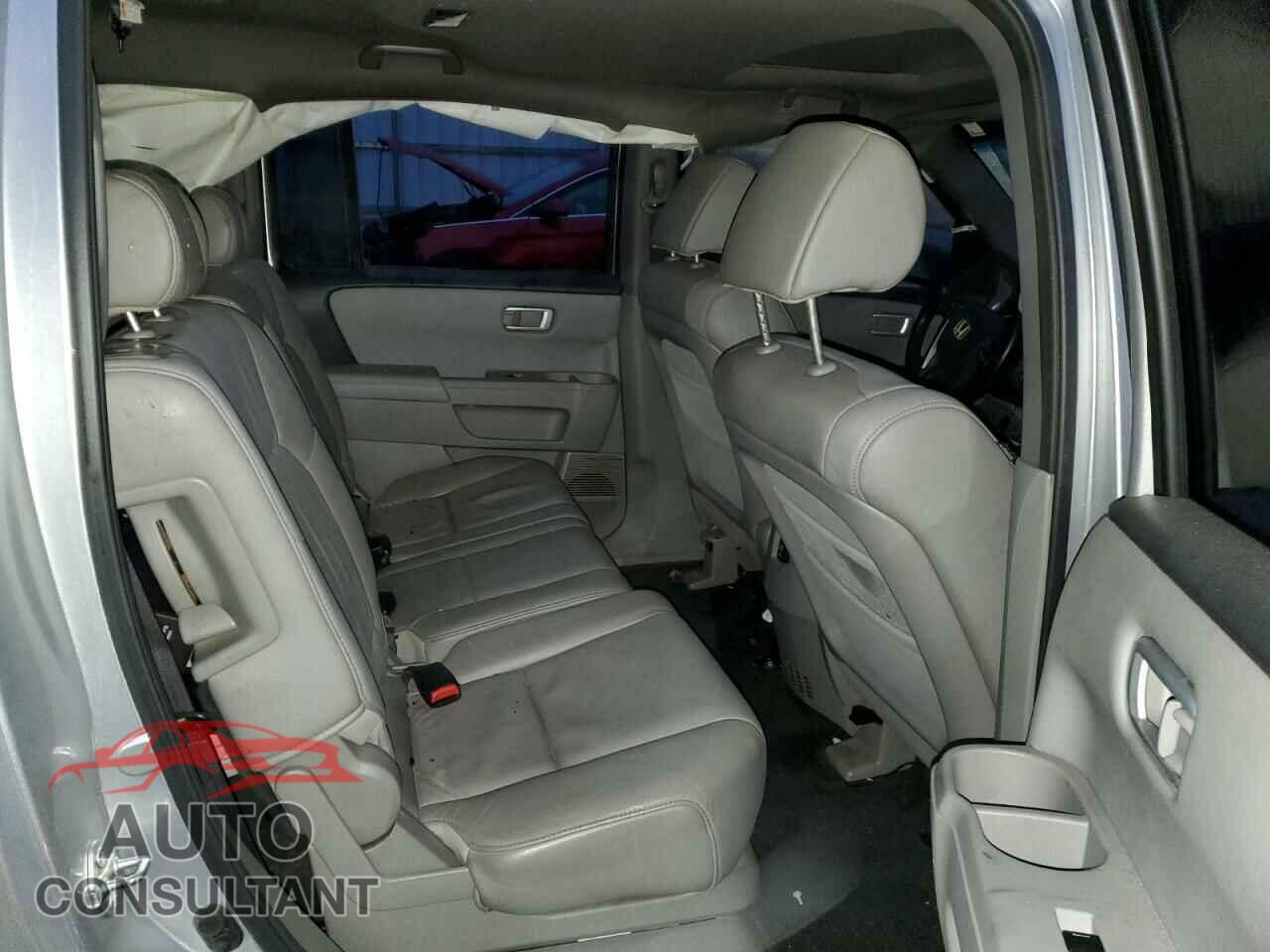 HONDA PILOT 2011 - 5FNYF4H51BB020349
