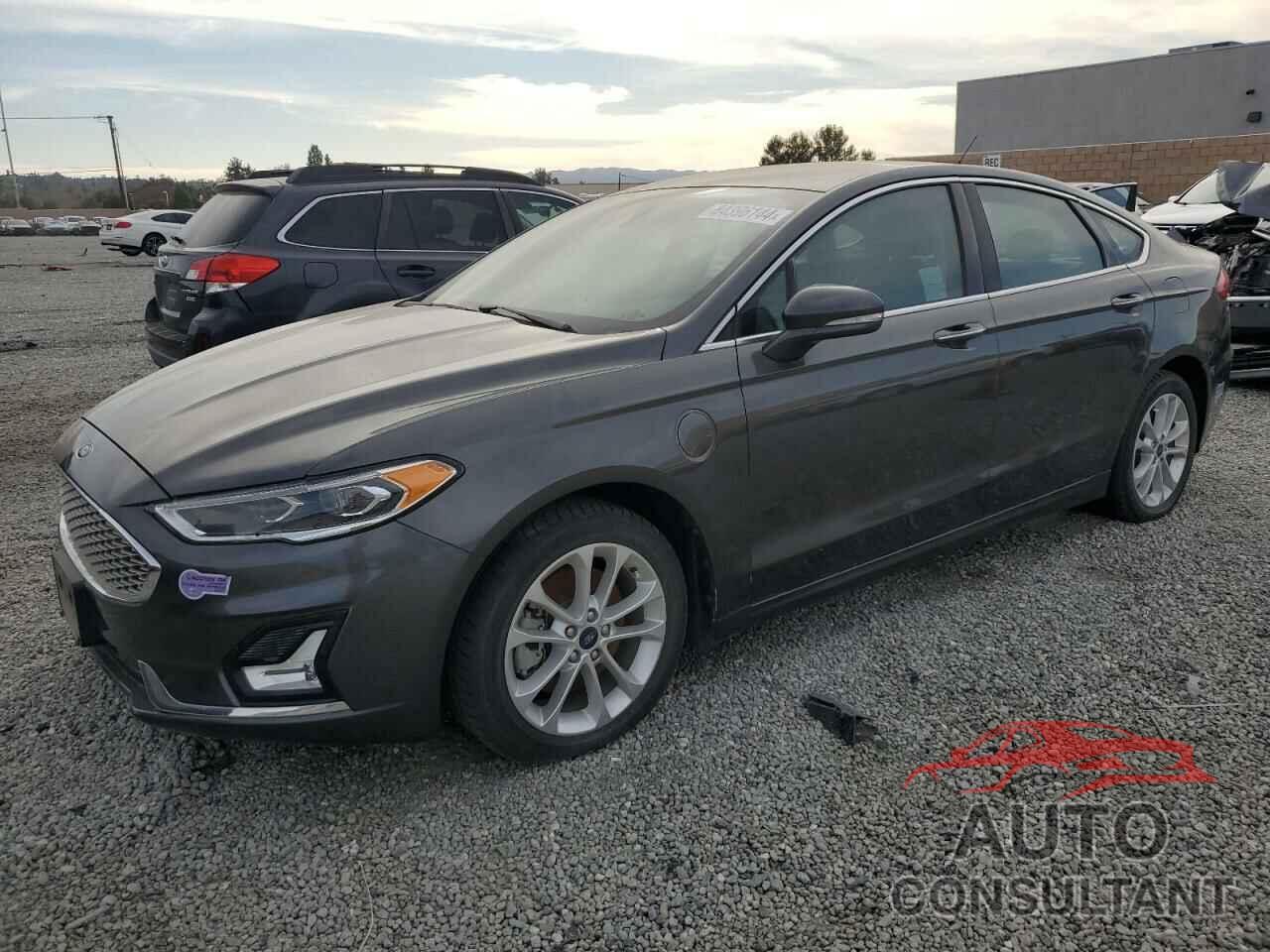FORD FUSION 2019 - 3FA6P0SU8KR223417