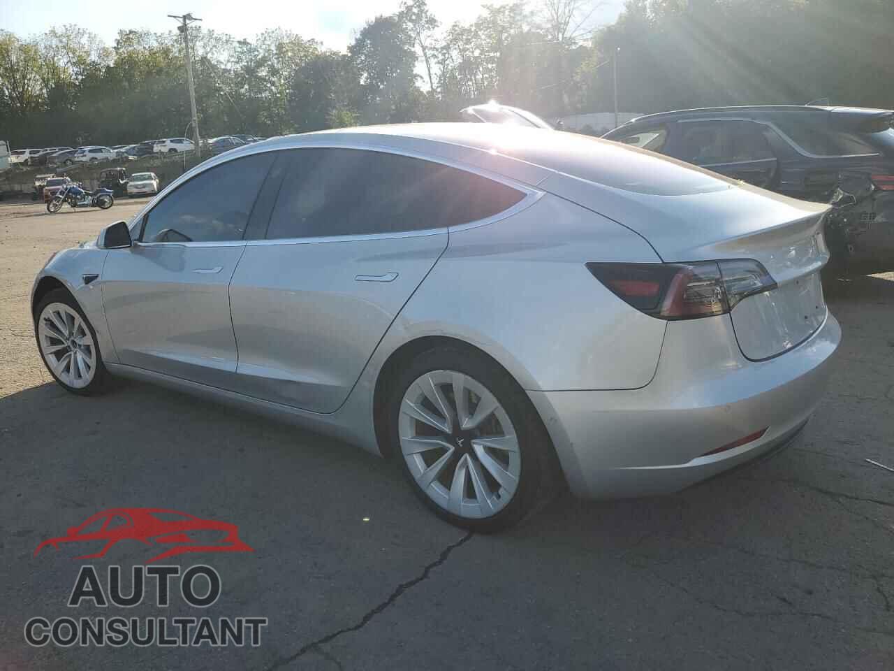 TESLA MODEL 3 2018 - 5YJ3E1EA8JF015239