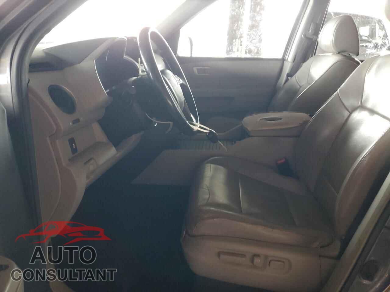 HONDA PILOT 2012 - 5FNYF4H50CB057927
