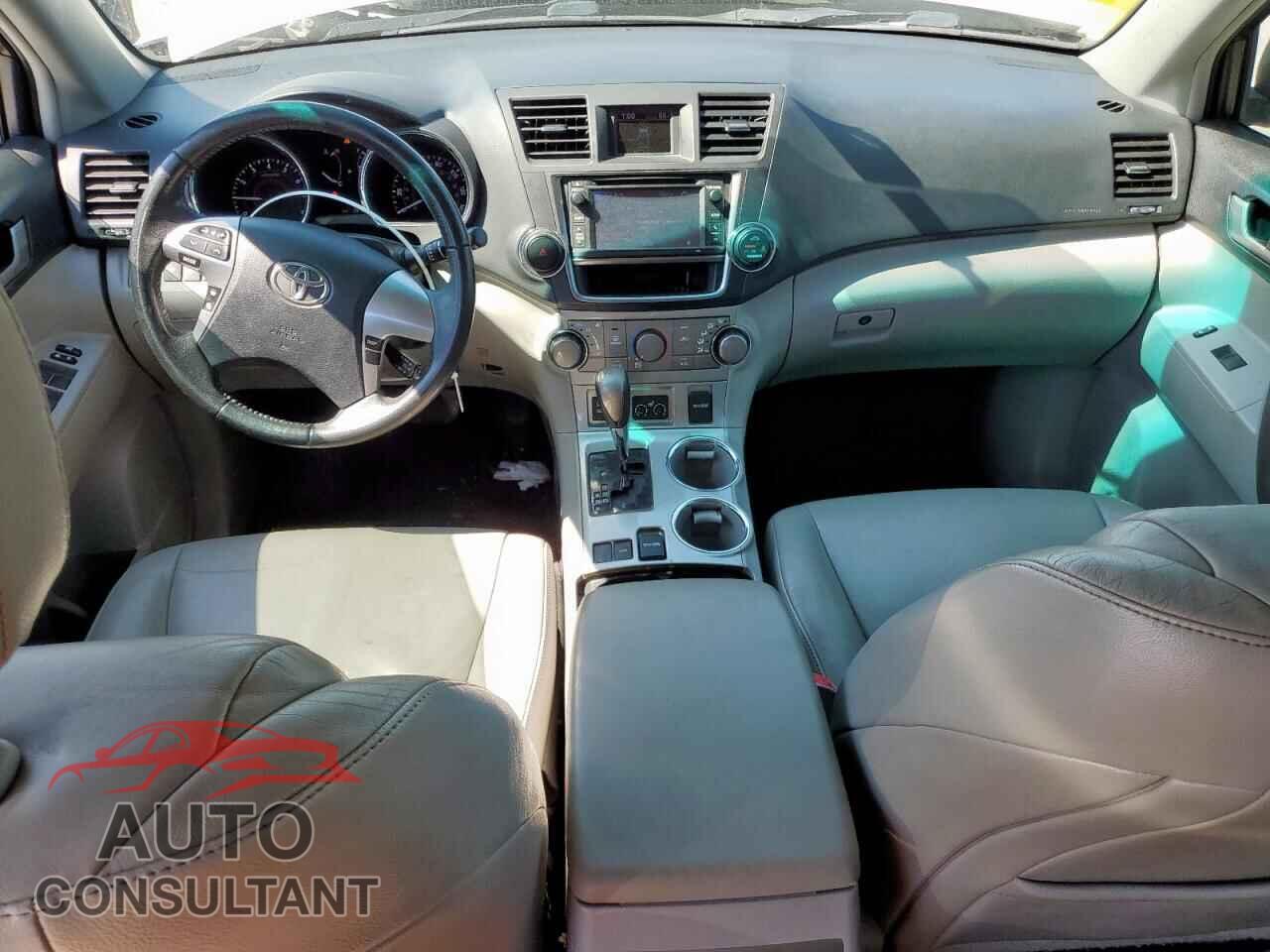 TOYOTA HIGHLANDER 2013 - 5TDZK3EH8DS121833