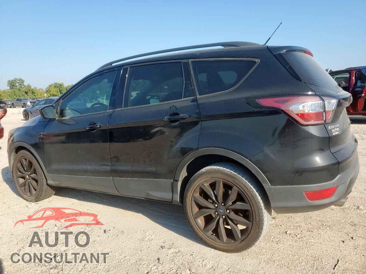 FORD ESCAPE 2017 - 1FMCU0GD3HUC24616