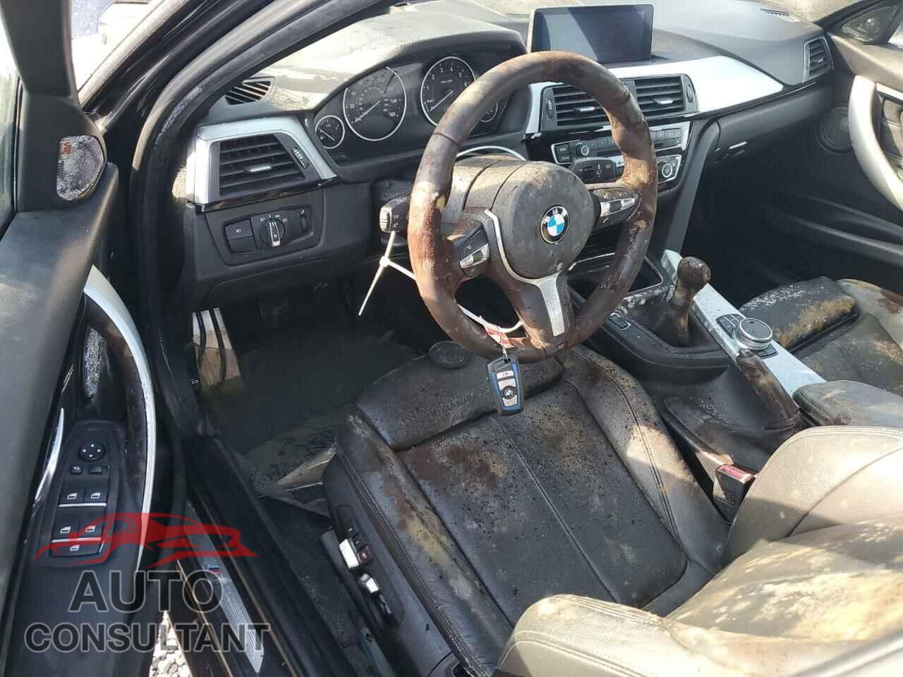 BMW 3 SERIES 2017 - WBA8B7C35HK806523