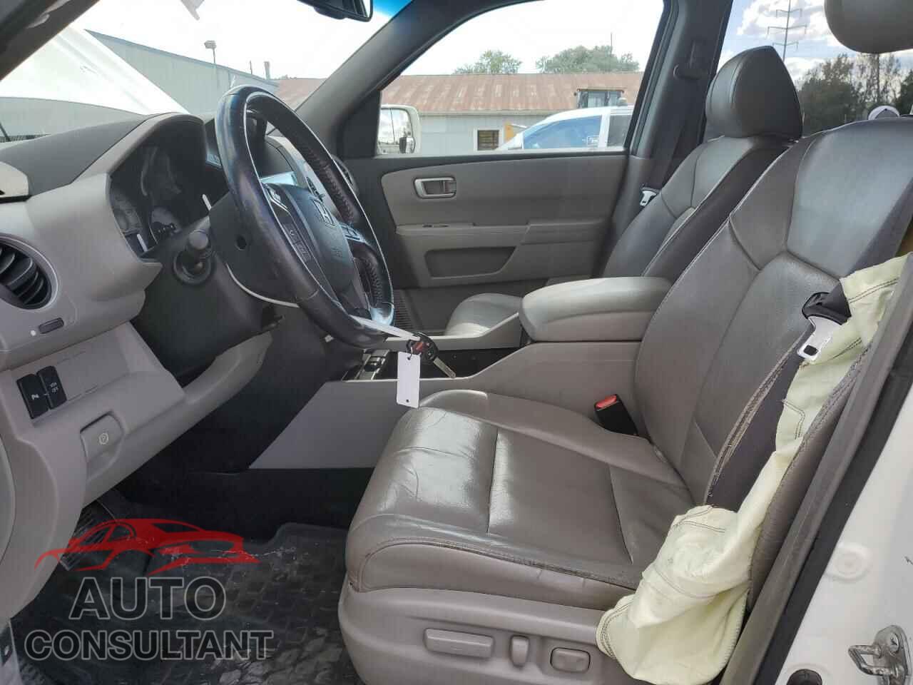 HONDA PILOT 2011 - 5FNYF4H91BB030611
