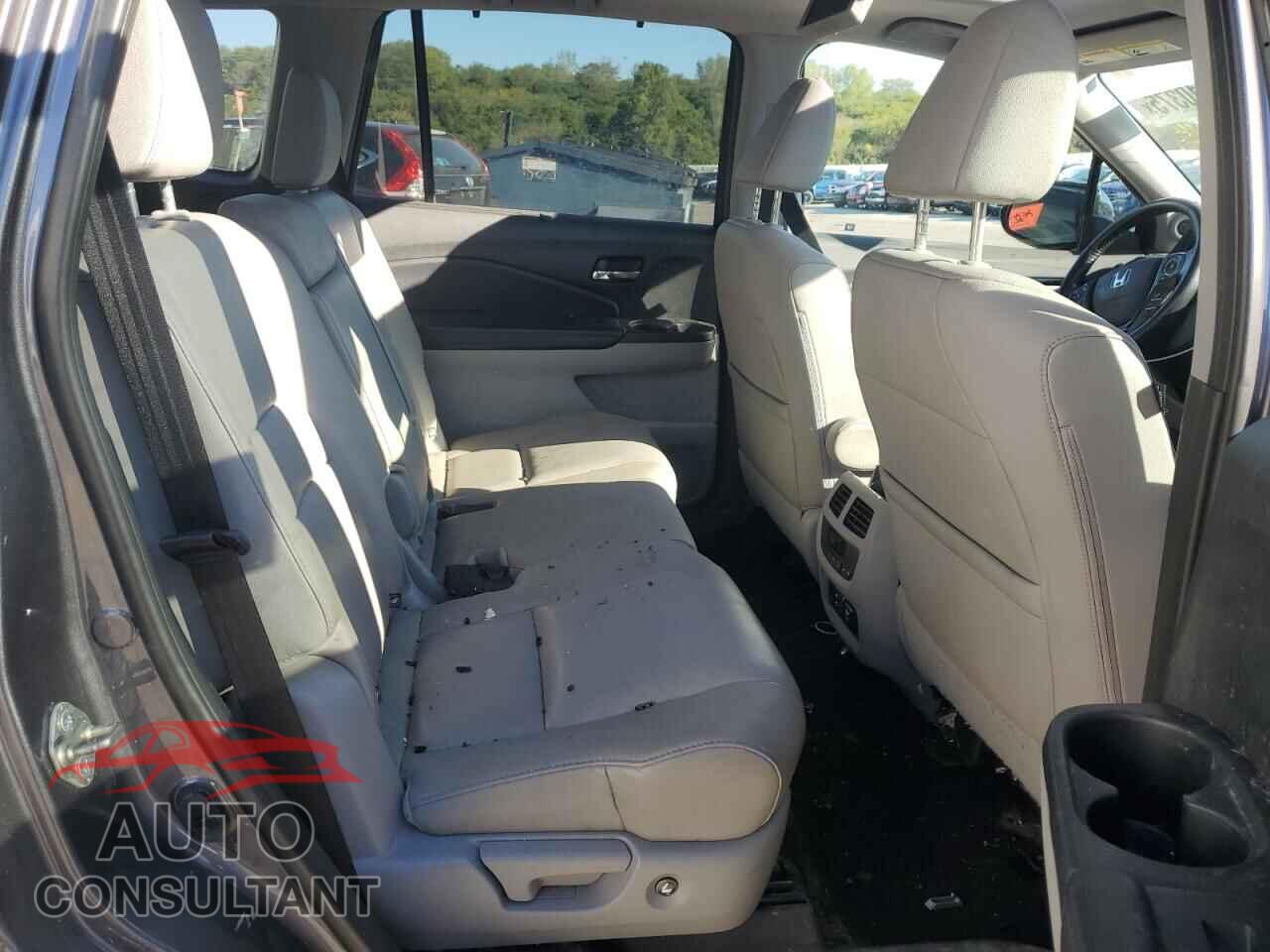 HONDA PILOT 2017 - 5FNYF6H96HB012321