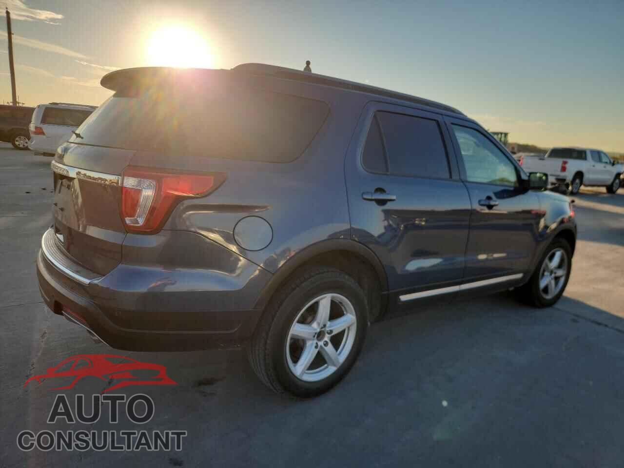 FORD EXPLORER 2018 - 1FM5K7D82JGA24877