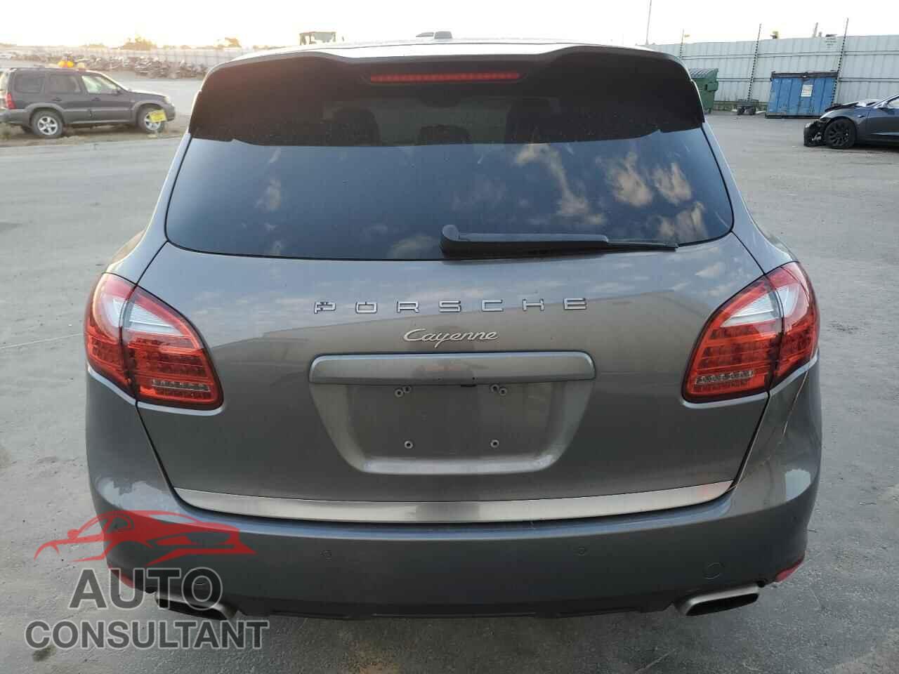 PORSCHE CAYENNE 2012 - WP1AA2A21CLA01124