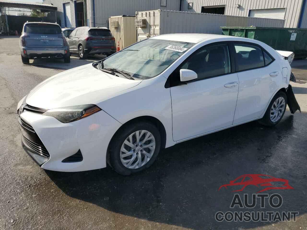TOYOTA COROLLA 2018 - 5YFBURHE2JP755451