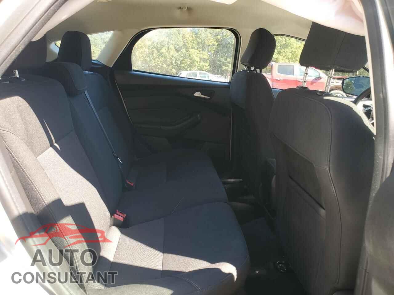 FORD FOCUS 2017 - 1FADP3K20HL327012