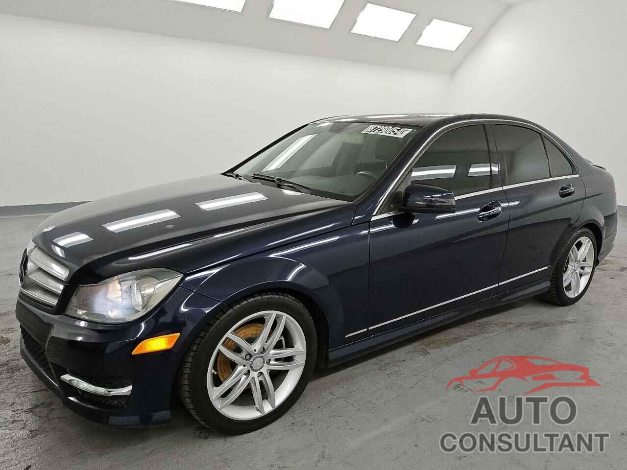 MERCEDES-BENZ C-CLASS 2012 - WDDGF8BB7CA727411
