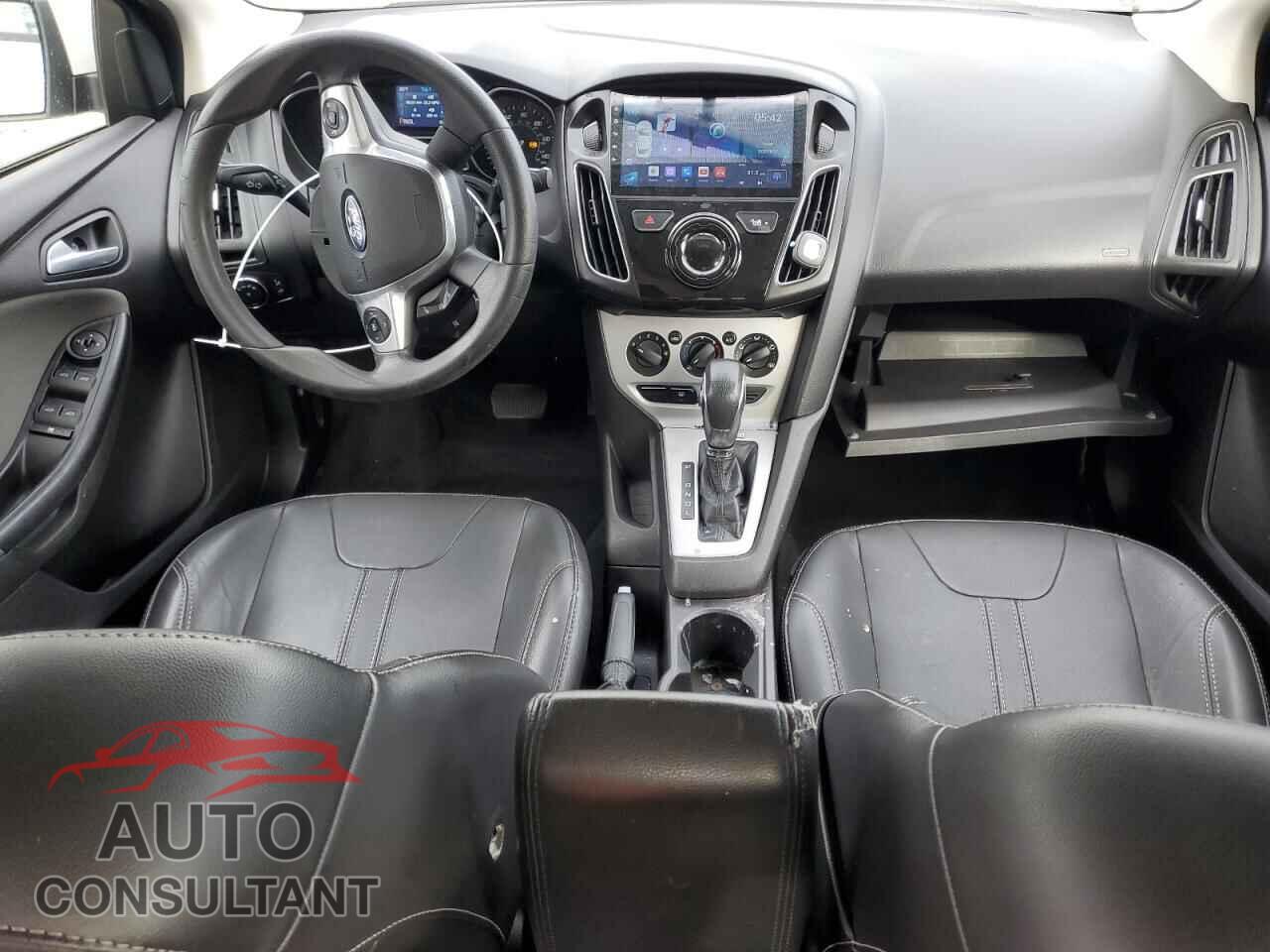 FORD FOCUS 2014 - 1FADP3F27EL230945