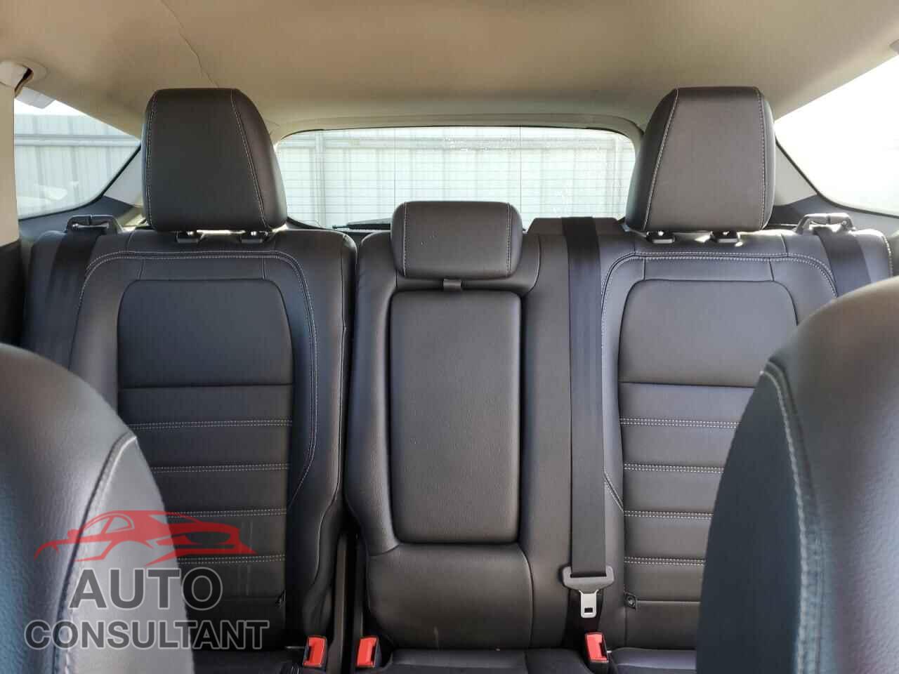 FORD ESCAPE 2017 - 1FMCU9JD0HUD20183