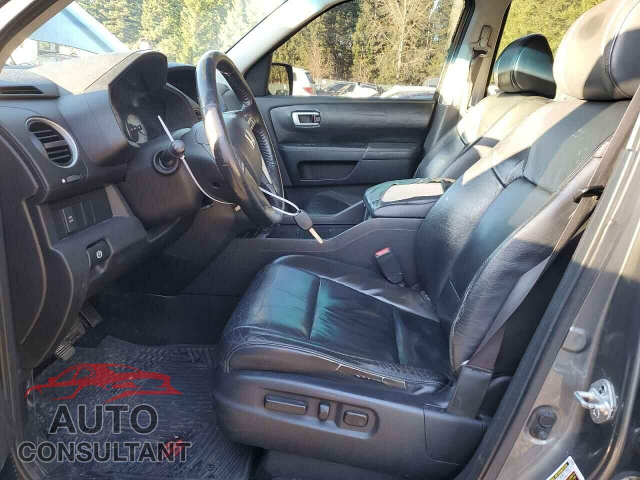 HONDA PILOT 2009 - 5FNYF48559B035401