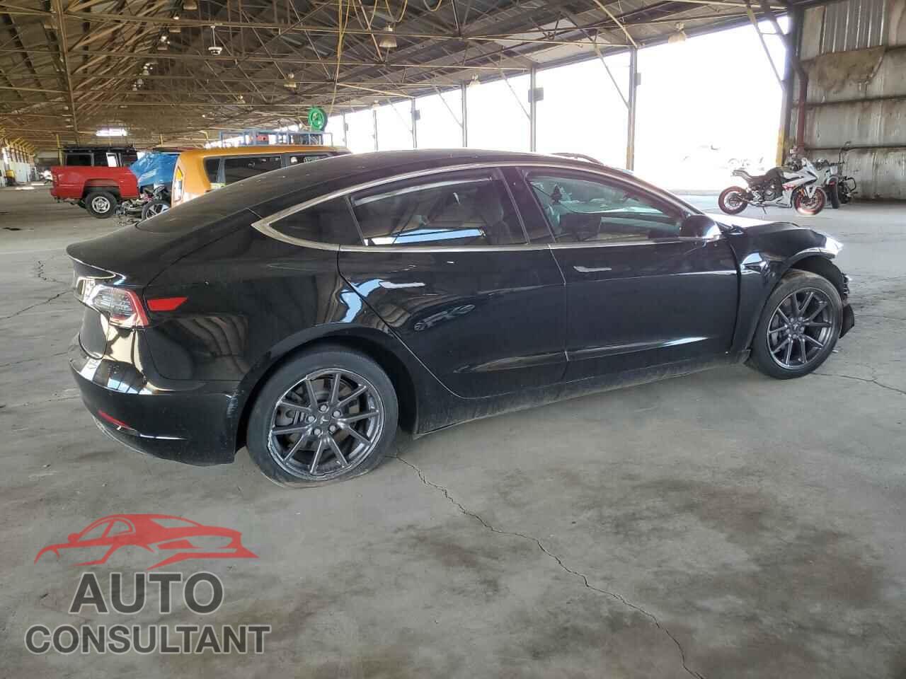 TESLA MODEL 3 2018 - 5YJ3E1EA9JF155266