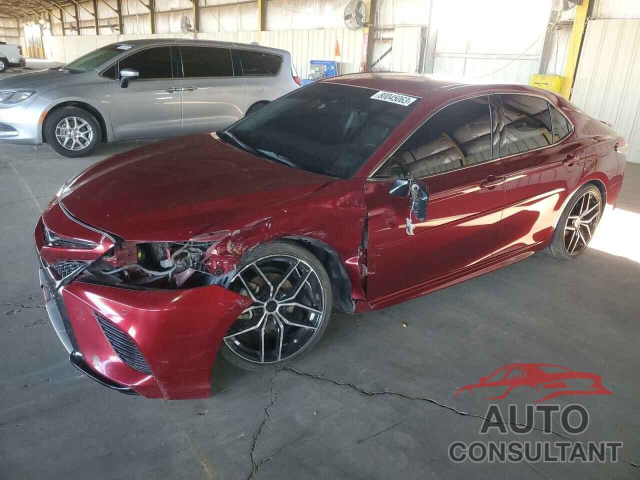 TOYOTA CAMRY 2018 - 4T1B61HK4JU661815