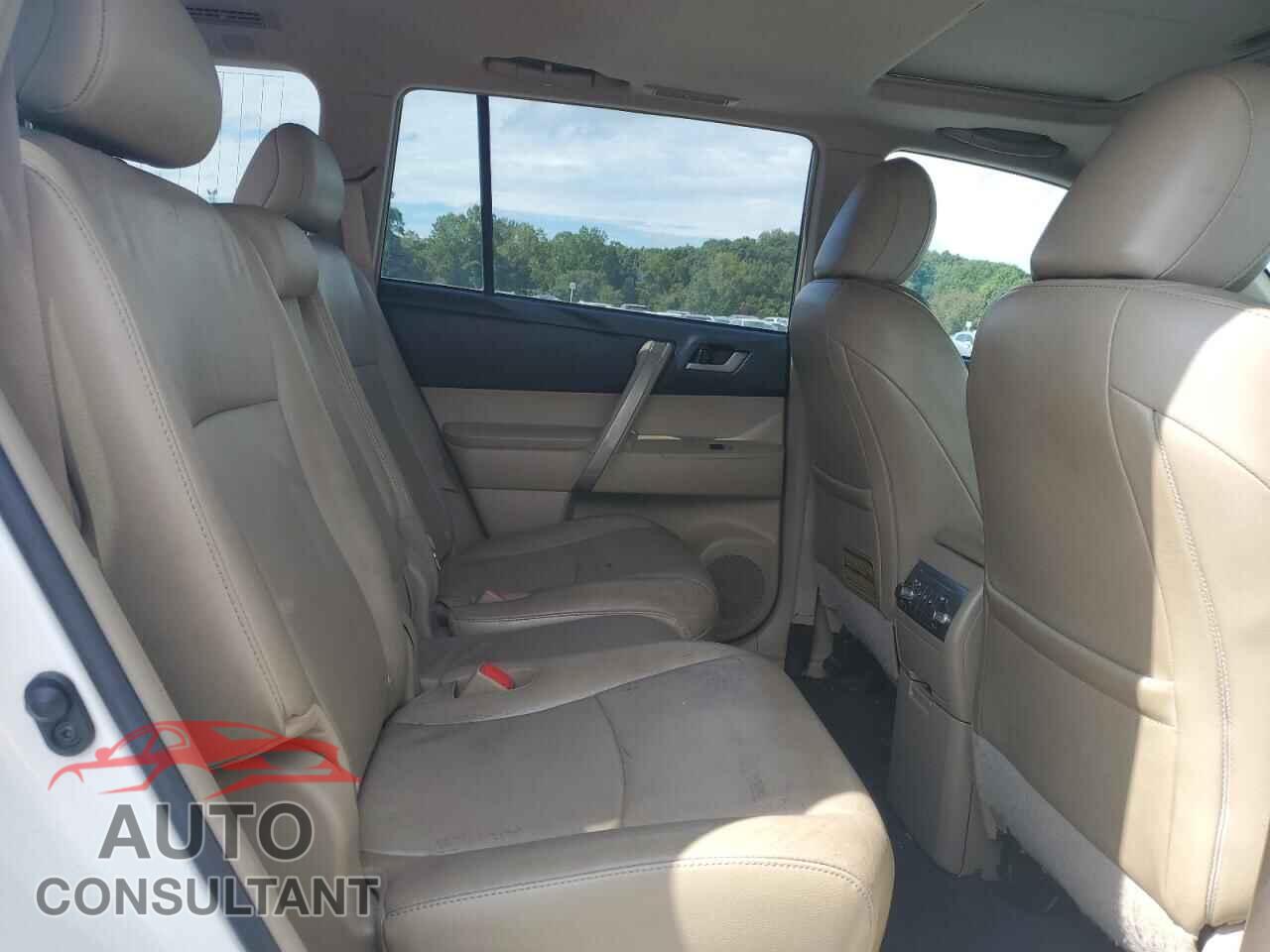 TOYOTA HIGHLANDER 2011 - 5TDBK3EH7BS079217