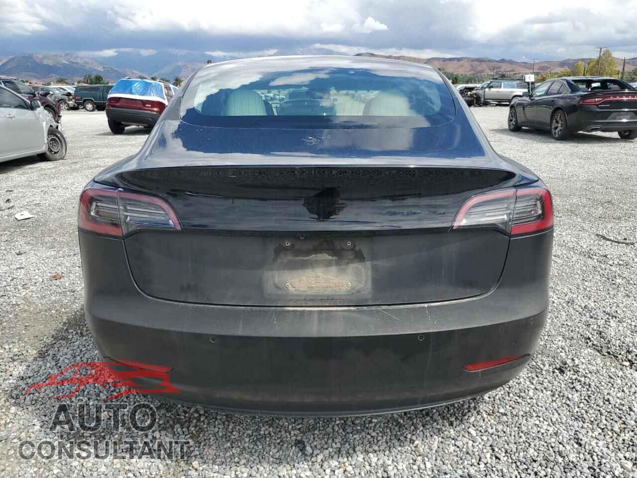 TESLA MODEL 3 2018 - 5YJ3E1EB0JF099209