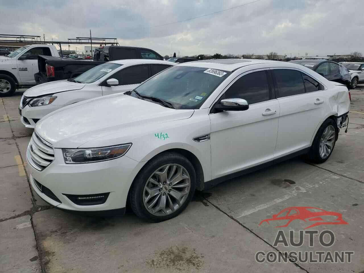 FORD TAURUS 2019 - 1FAHP2F80KG118086