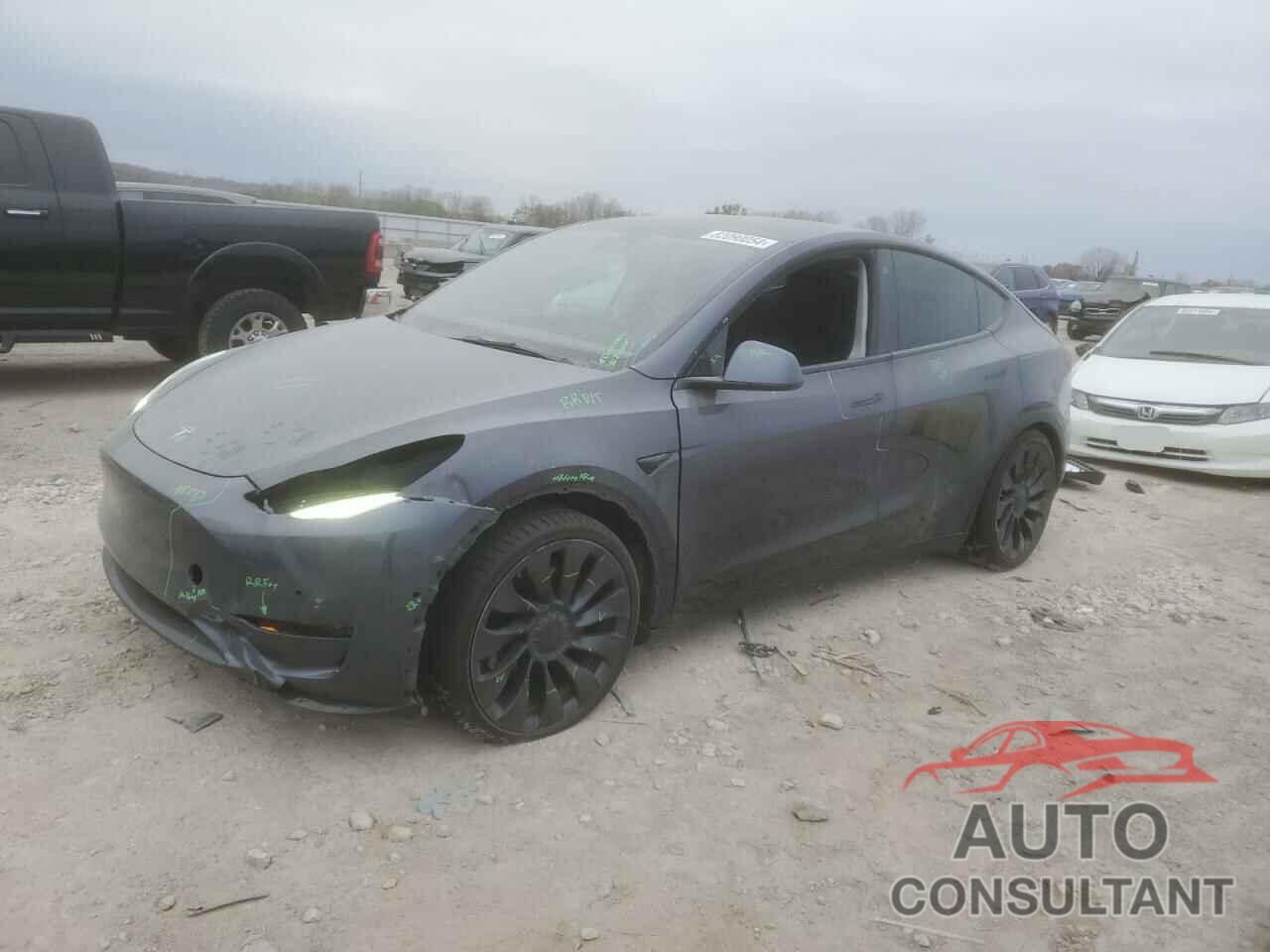 TESLA MODEL Y 2021 - 5YJYGDEF3MF252755