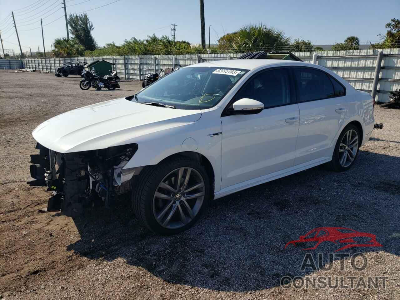 VOLKSWAGEN PASSAT 2018 - 1VWAA7A34JC052313