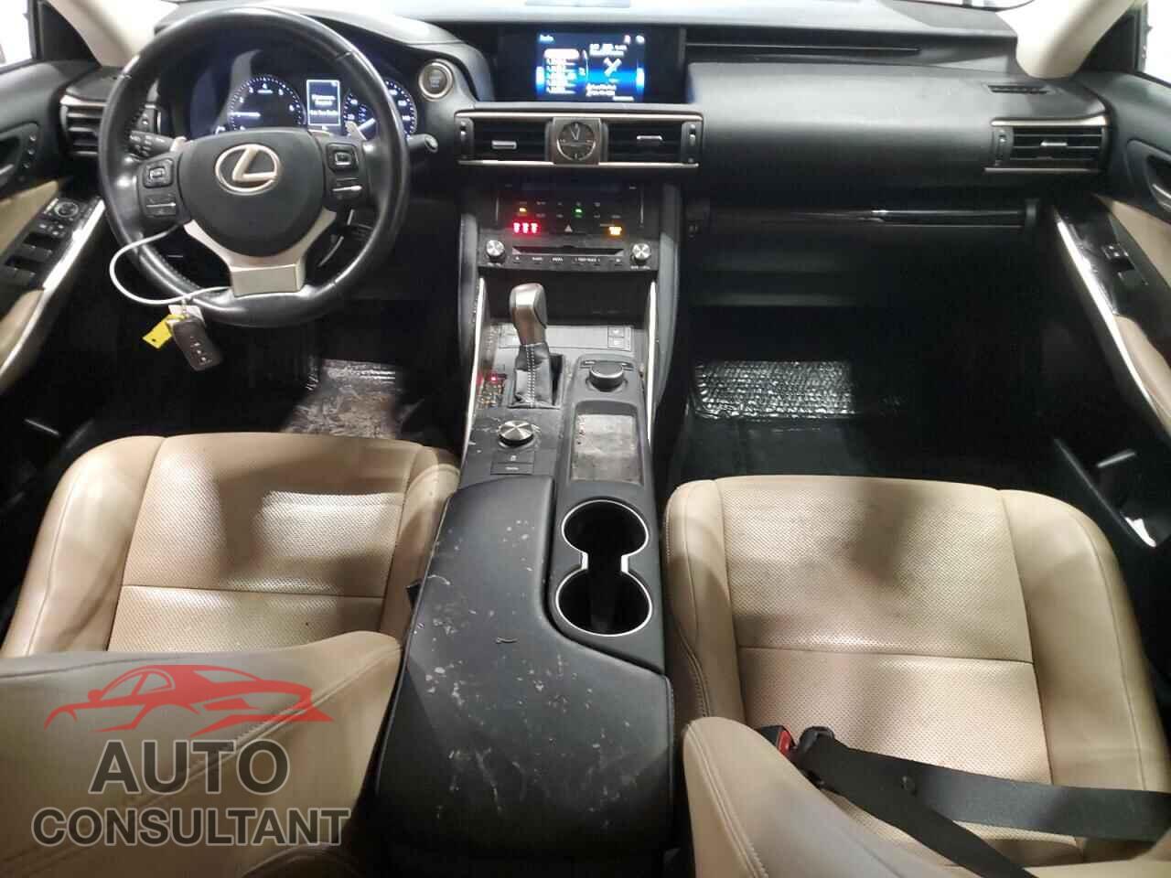 LEXUS IS 2018 - JTHC81D26J5028444