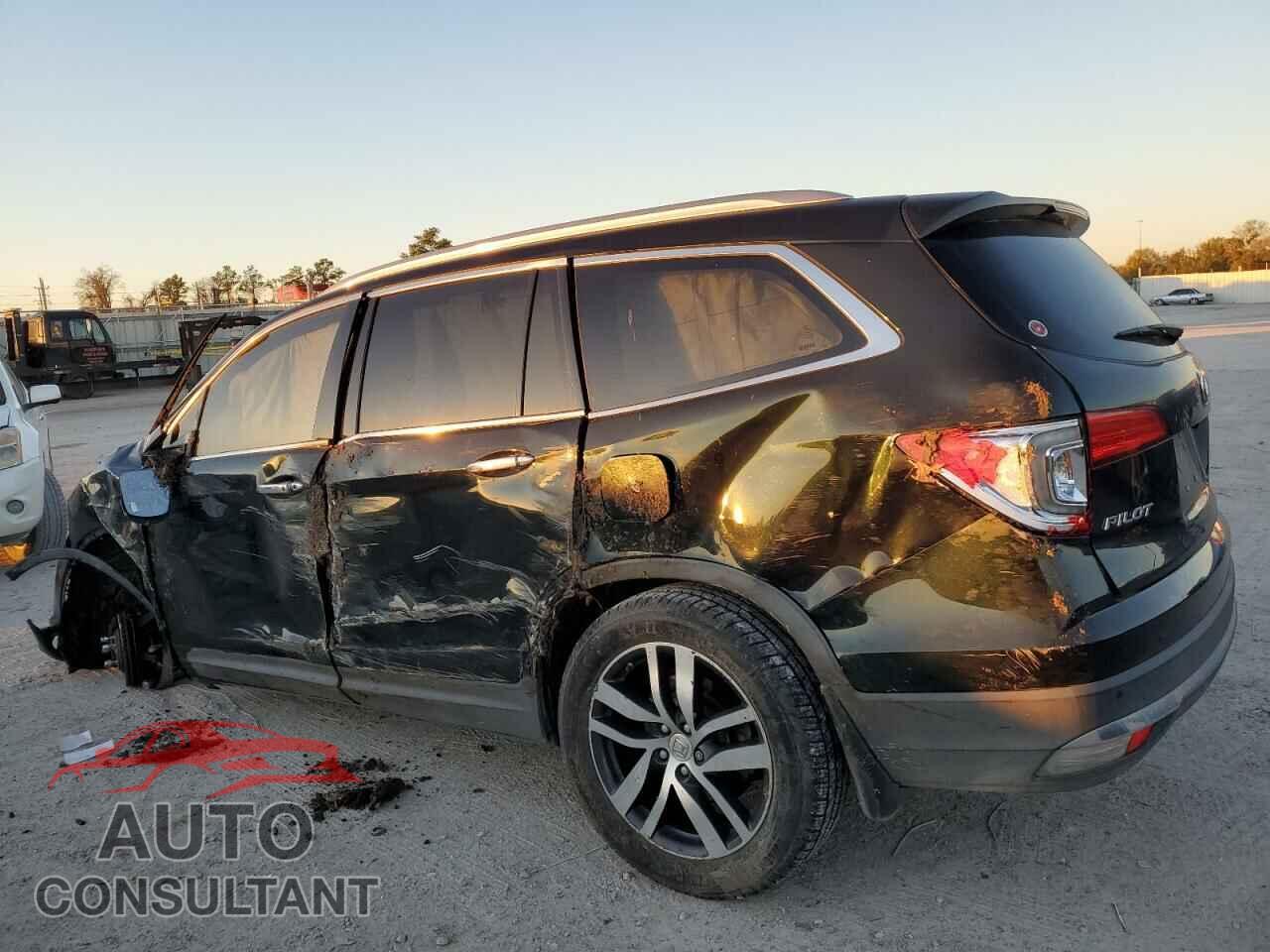 HONDA PILOT 2017 - 5FNYF6H05HB014109