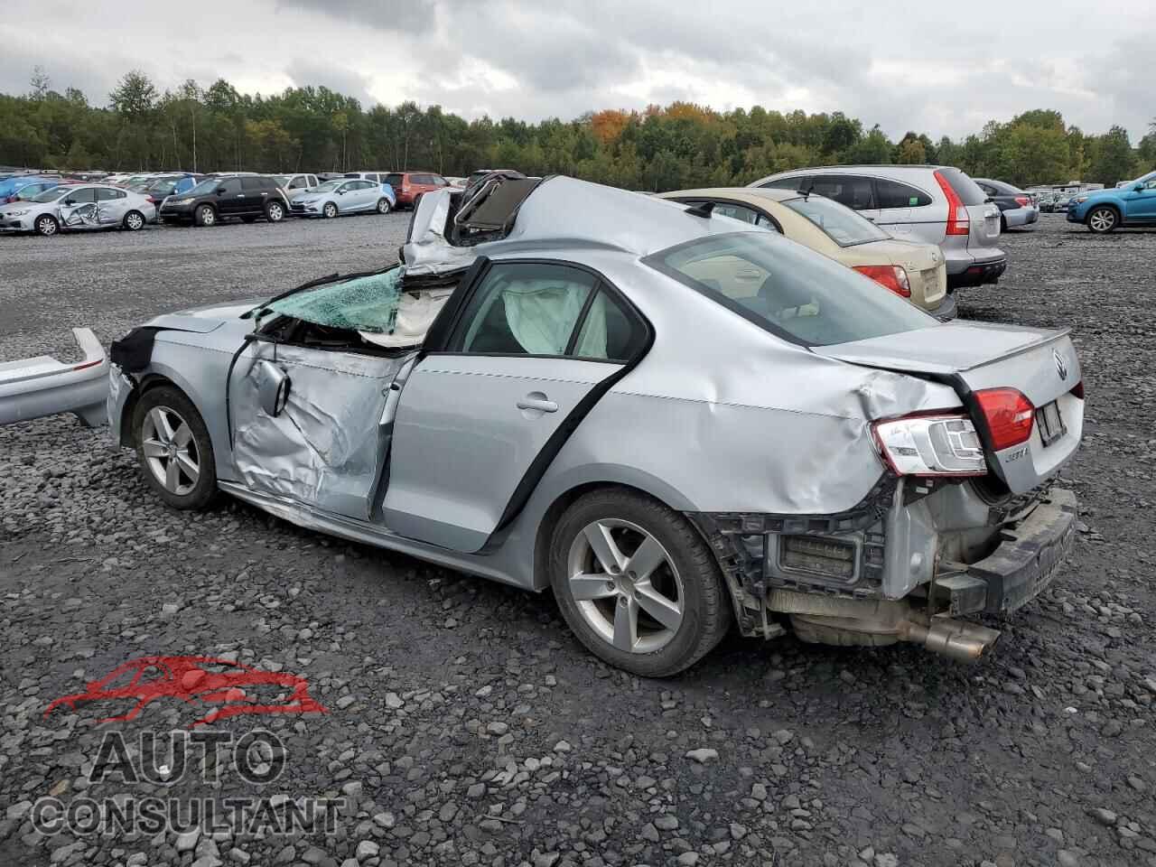 VOLKSWAGEN JETTA 2011 - 3VWLL7AJ5BM127733