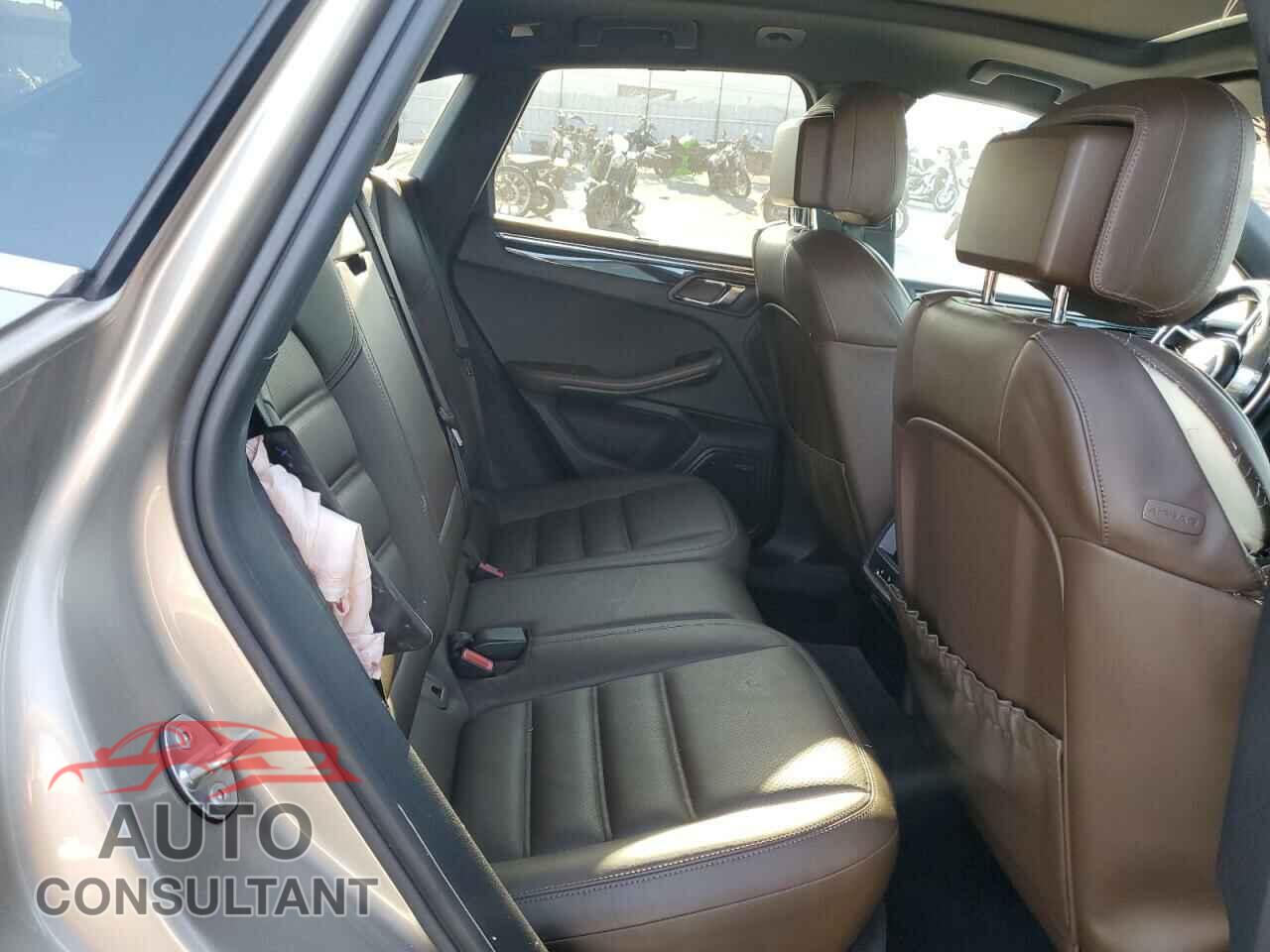 PORSCHE MACAN 2015 - WP1AB2A55FLB42497