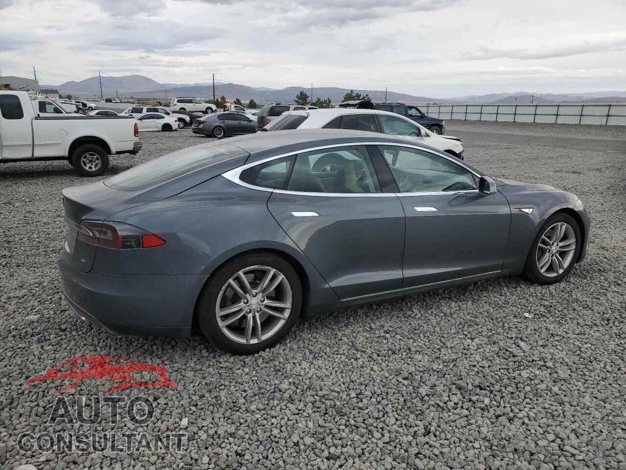 TESLA MODEL S 2013 - 5YJSA1CG8DFP03762