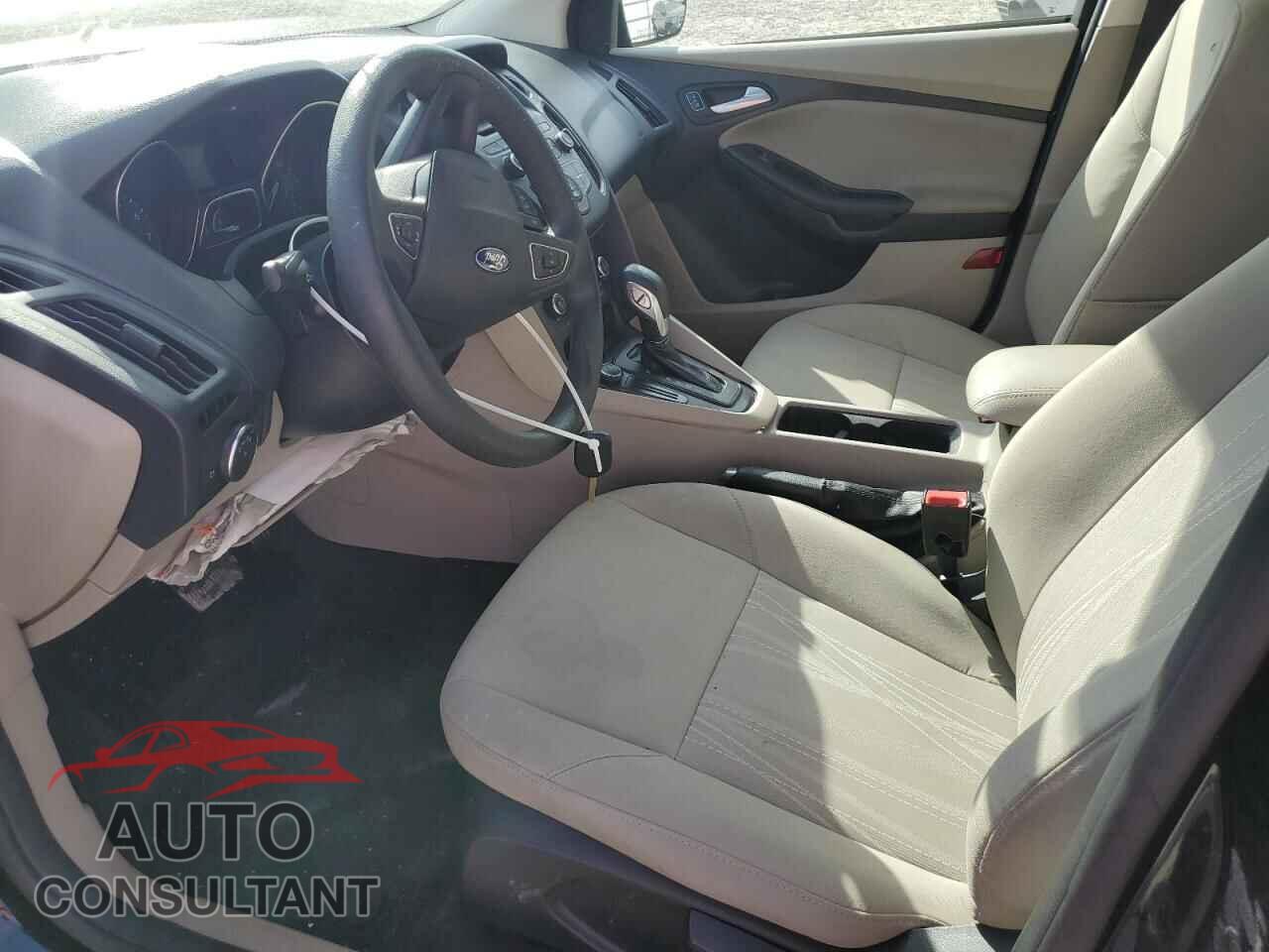FORD FOCUS 2017 - 1FADP3F28HL336177